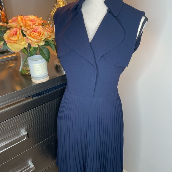 Karen Millen Sleeveless Pleated Skirt Trench Dress in Navy Size 6US - Picture 4 of 16
